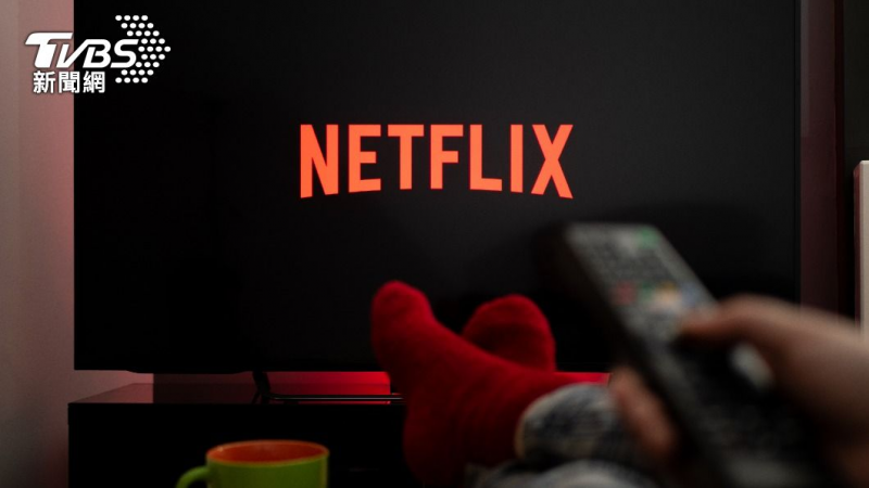 不少民眾會以共享帳號方式，在影音串流平台Netflix上觀看影片。（示意圖／shutterstock） 不能搭便車了！Netflix最新共享方案「僅限2人」收費曝光